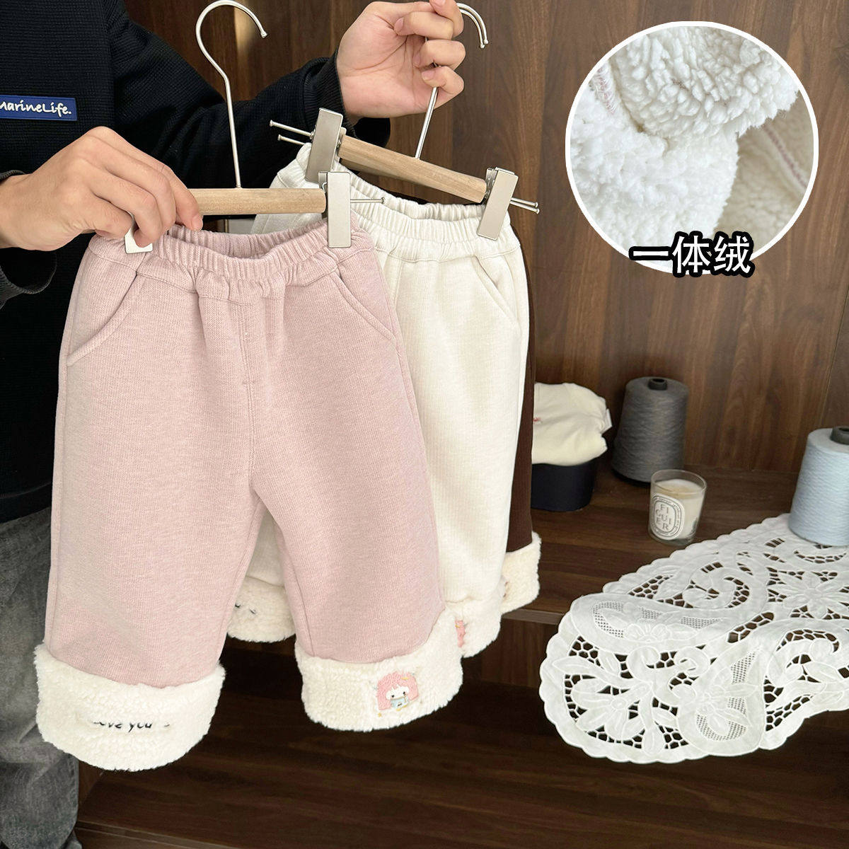 女童冬季休闲裤婴儿女宝宝加厚羊羔绒阔腿裤儿童一体绒直筒长裤子