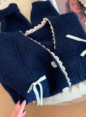 韩系藏蓝色蕾丝拼接羊绒v领毛衣女冬加厚保暖软糯蝴蝶结针织开衫