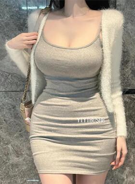 当天发 51STUDIO自制PH011性感纯欲低胸露锁骨紧身包臀吊带连衣裙