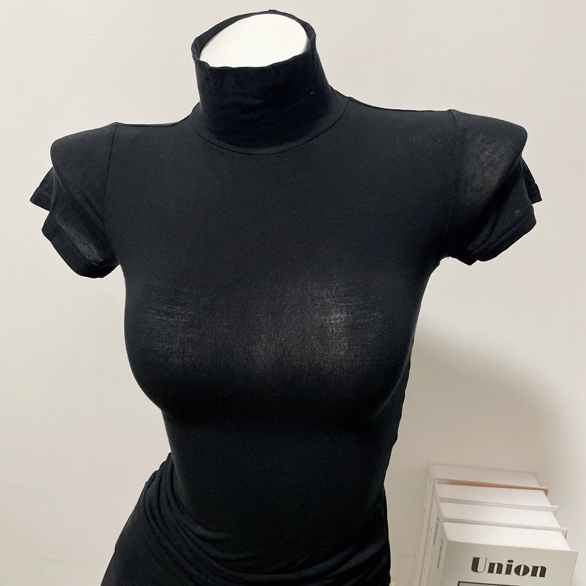 短袖chao柔亲肤～薄透高领