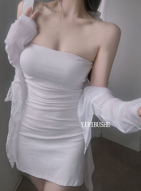 韩国女装 LY356约会穿直接封神~纯欲辣妹露肩包臀抹胸洋装