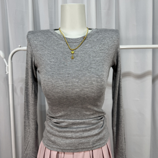 内搭打底修身 美式 t恤女2026春秋季 长袖 百搭上衣 灰色正肩小衫