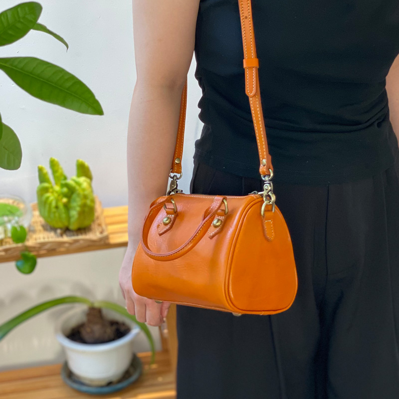 头层植鞣牛皮小号波士顿包