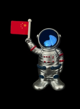 有光就能动发光真水母宇航员摆件