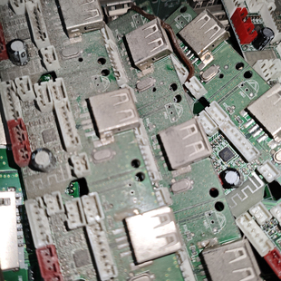 拆机灰尘12VDC蓝牙车载MP3解码板主板接收器2.0双声道改装功放