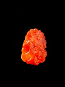 翡翠A货糯化满色鲤鱼红翡吊坠