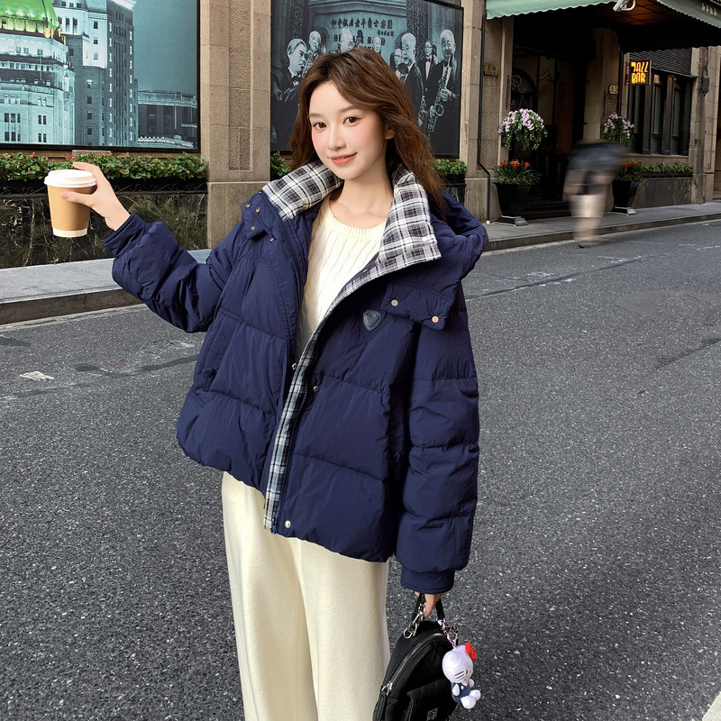 藏青色格纹拼接连帽短款羽绒服女冬季2025年新款韩系chic保暖外套,女装羽绒服,2B080