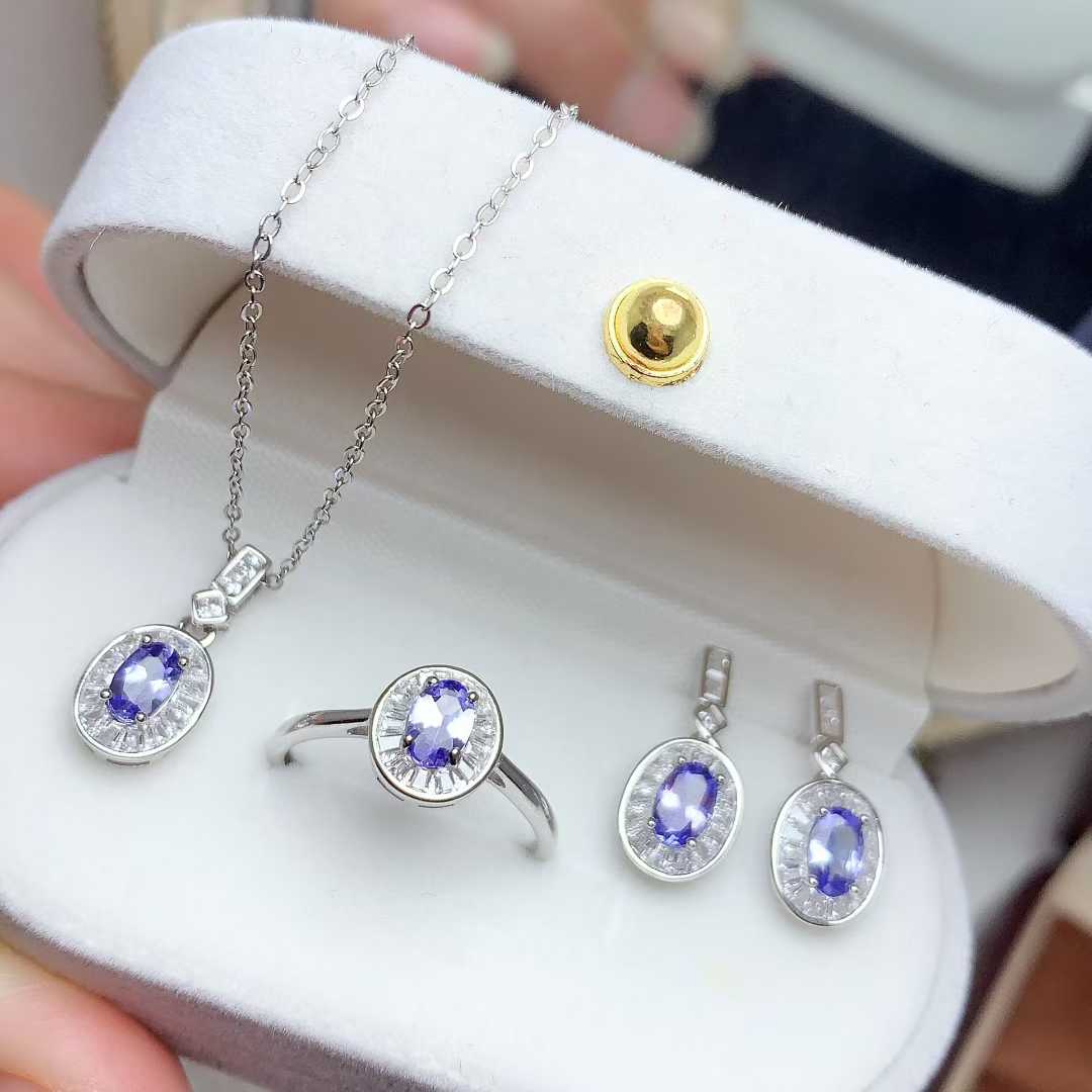 天然坦桑石套装s925银镶嵌彩宝首饰戒指吊坠耳钉女经典T方钻饰品