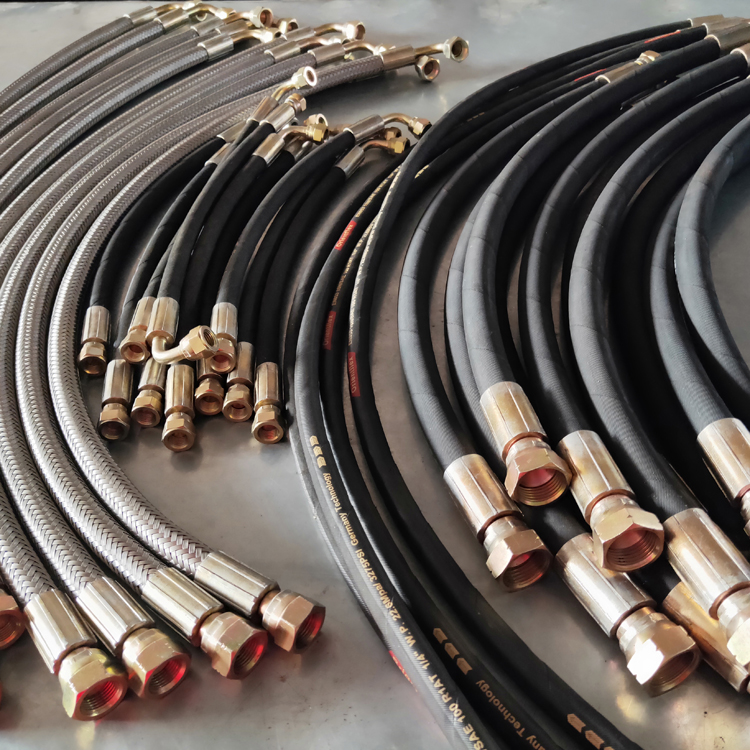 耐油液压胶管4SP/4SH四层钢丝缠绕高压油管 机械过油管 钢丝胶管