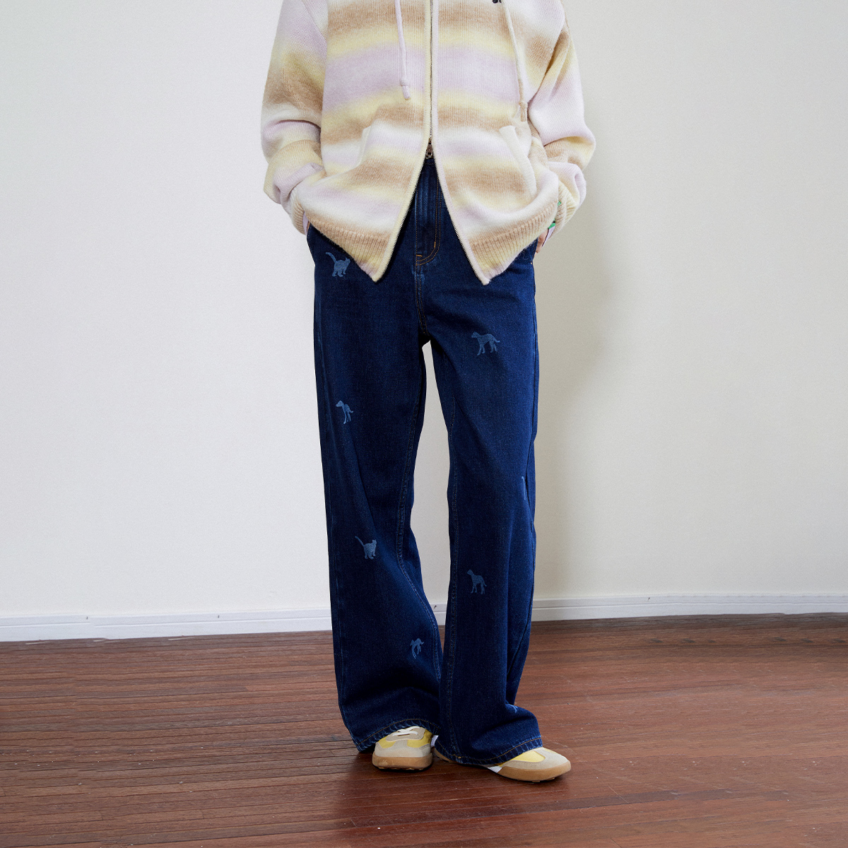 MoodLikeMe 激光烧花深蓝色满印猫狗牛仔裤2025春秋新款女长裤