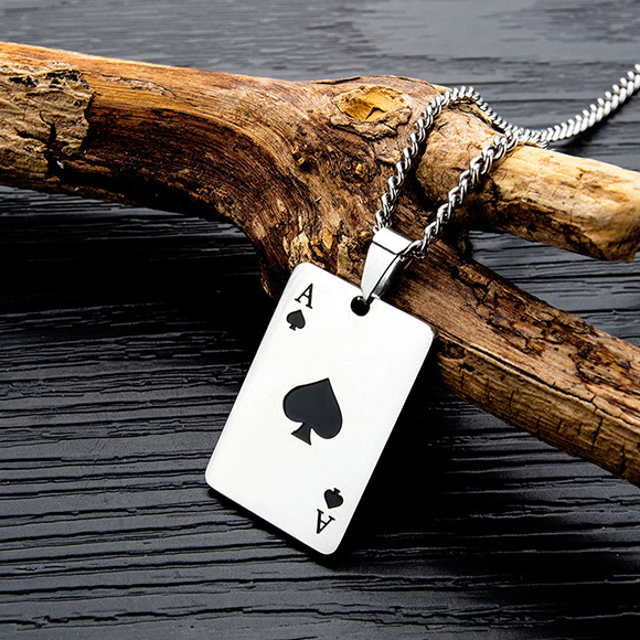 潮人创意新款钛钢扑克牌兄弟项链男时尚个性可刻字黑桃红心a吊坠