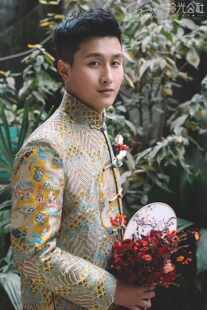 2020新款 男装 高定刺绣裙褂撞色 秀禾服新郎礼服中式 出租倒叙男士