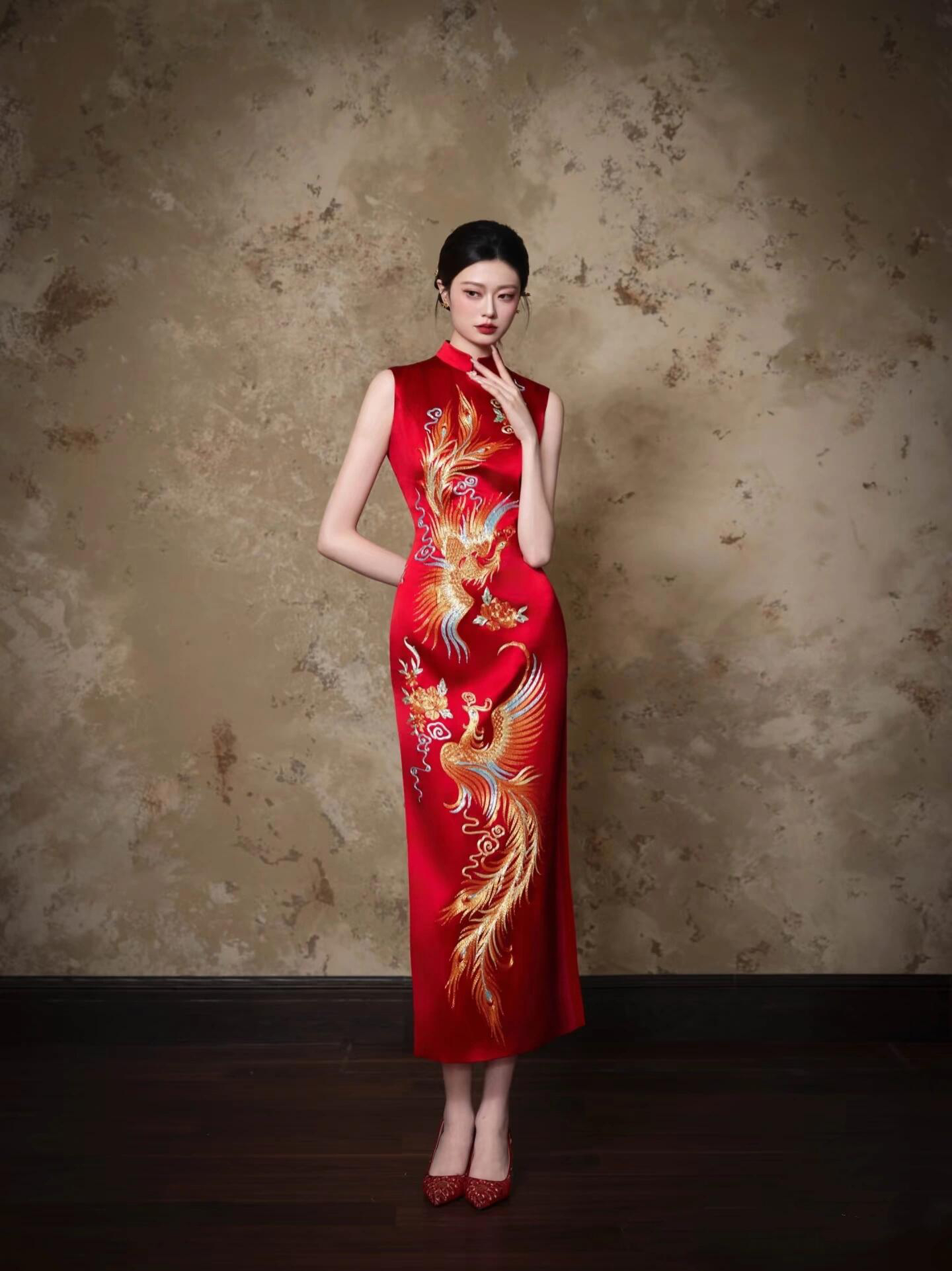 出租2025新款红色旗袍结婚订婚敬酒礼服中式刺绣重工凤凰新娘礼服