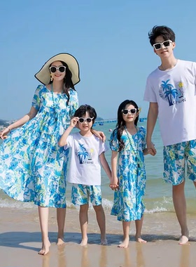 亲子装蓝色新款夏天一家三口四口套装夏装母子海边度假母女连衣裙