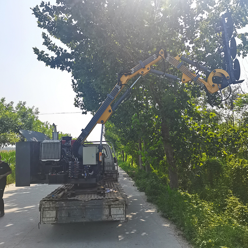 高空树枝绿篱修剪机高速公路边坡除草绿篱机车载避障伸缩臂修剪车