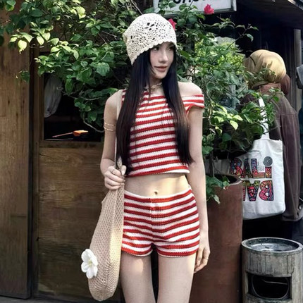 甜辣纯欲红色条纹背心分体平角少女泳衣松弛感海岛度假温泉比基尼