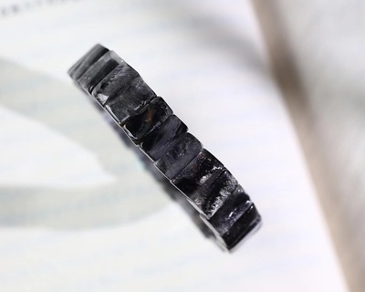 天然银钛手排银黑钛晶手排规格12*7*5mm,重28.9克