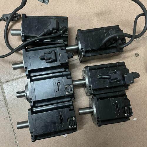 SGM7J-04AFA6S 伺服电机 400W 安川工控自动化配件议价维修