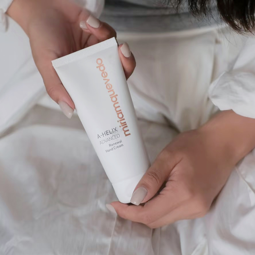 贵妇护理MQ迷莲卡薇龙血护手霜