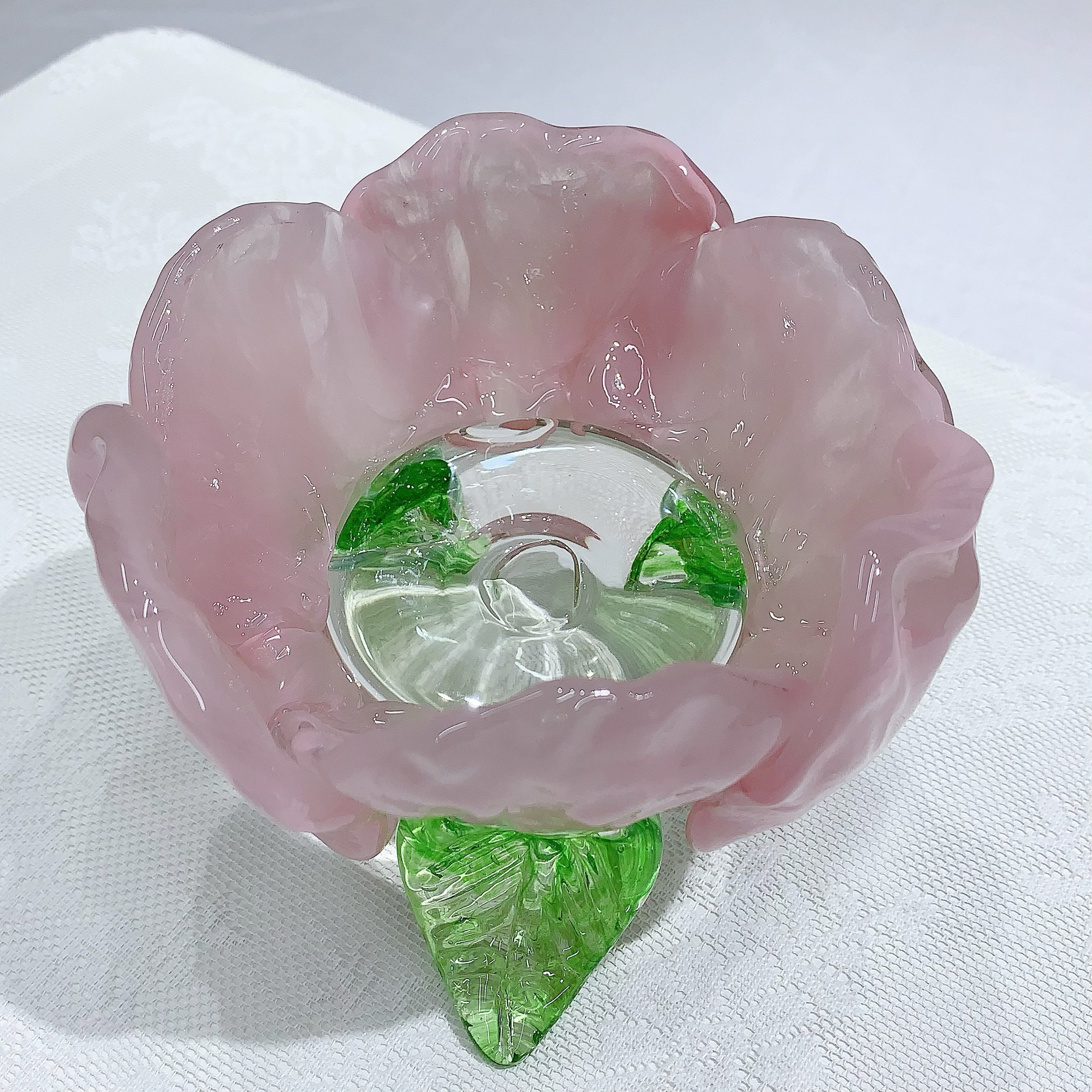 浅粉色花瓣玻璃果盘中古琉璃果碗现代简约外贸设计感果斗图片
