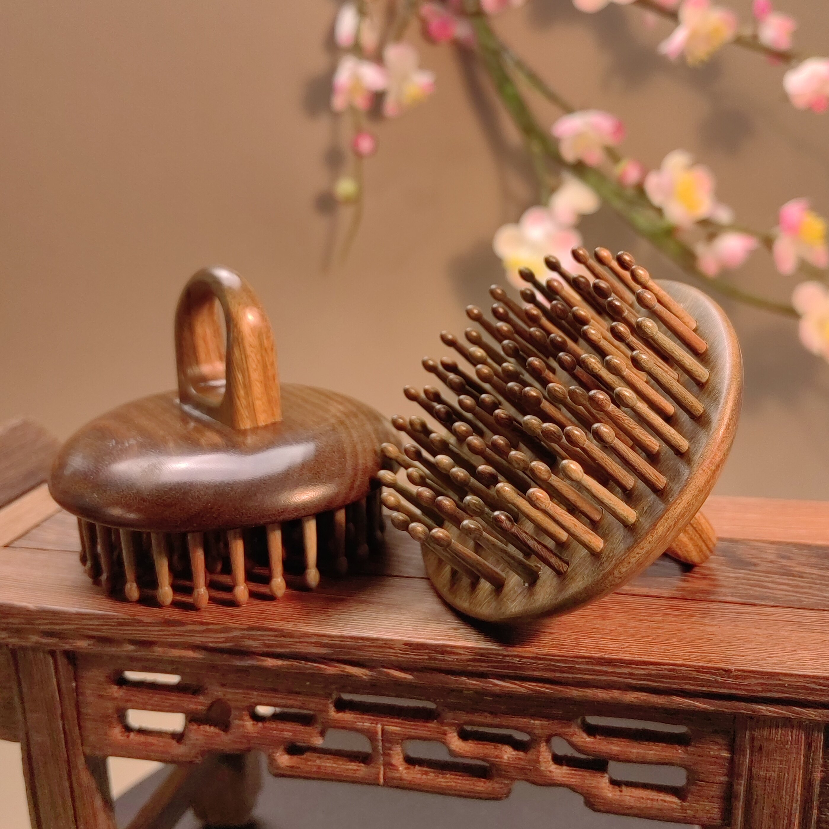 【卖檀翁】玉檀按摩梳插齿圆盘梳 高档维腊木养生木梳指环经络梳
