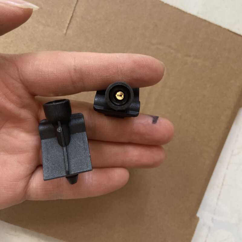 新老款天籁雨刮扇形喷水嘴14代轩逸公爵楼兰西玛前机盖玻璃喷水头