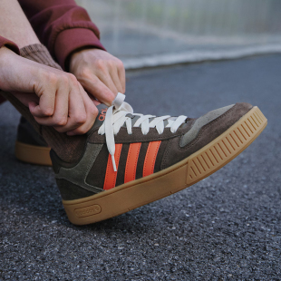 Adidas/阿迪达斯男鞋女鞋正品新款小锯齿篮球板鞋运动鞋JP8234