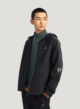 Adidas阿迪达斯男子26年春款运动薄绒保暖连帽软壳夹克外套KR2496