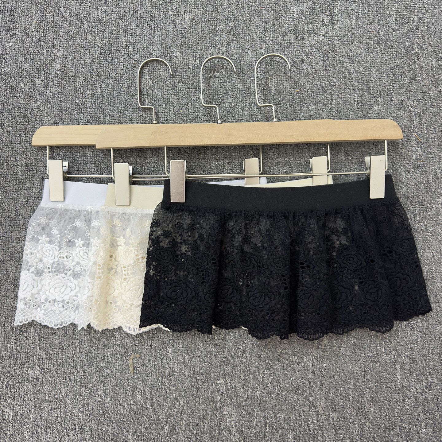 腰封装饰叠穿衬裙罩裙遮胯小屁帘刺绣花边下摆超短款裙配卫衣毛衣