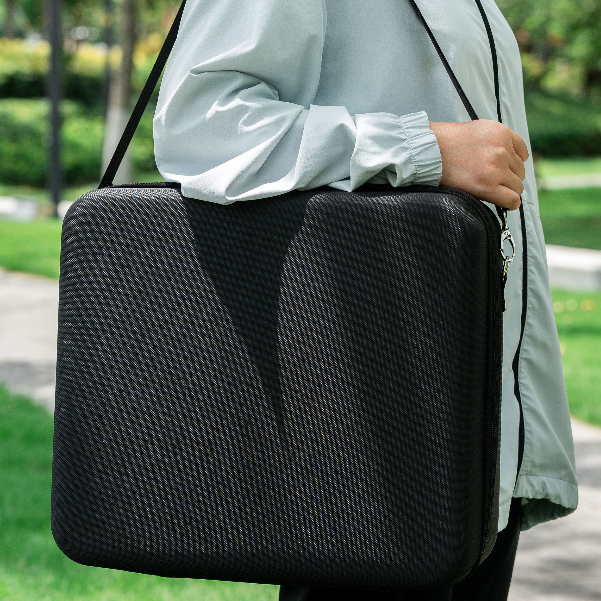 特价促销数码收纳包大容量加大加厚硬壳多功能防水无人机收纳包