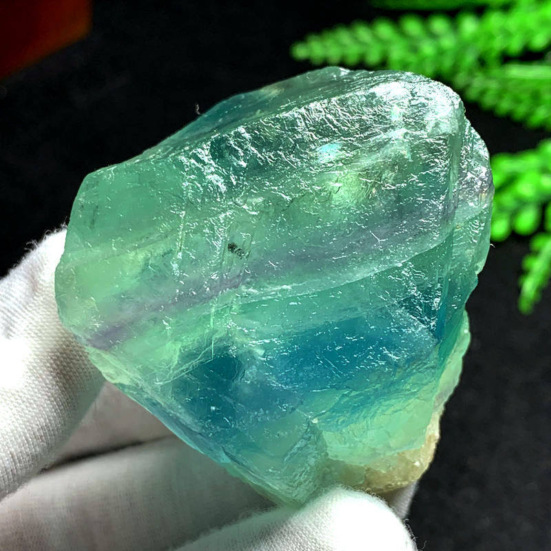 天然翠绿绿萤石原石手握石绿水晶摆件蓝绿萤石毛料f516