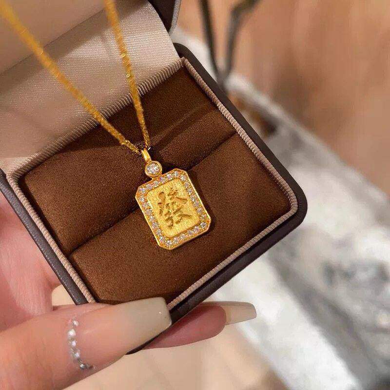 古法沙金发字牌吊坠轻奢高级感镶钻锁骨项链仿真黄金女久不掉色