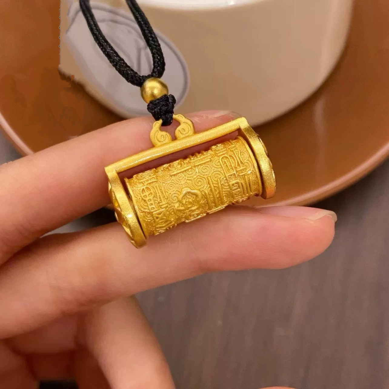 福锁转运珠沙金吊坠女路