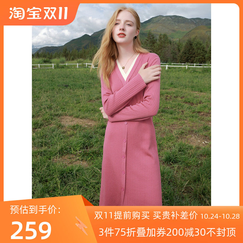 三彩女装2023冬季新款休闲针织连衣裙V领假门襟直筒中长裙属于什么档次？