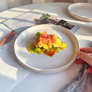 某马逊爆款竖纹浮雕餐具-ins陶瓷西餐盘牛排平盘意面盘子瑕疵