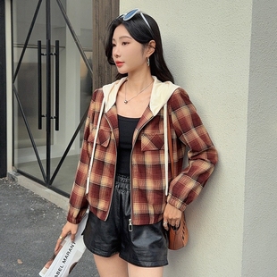 高端气质小个子格子短款外套女春秋季2025新款小香风妈妈连帽上衣