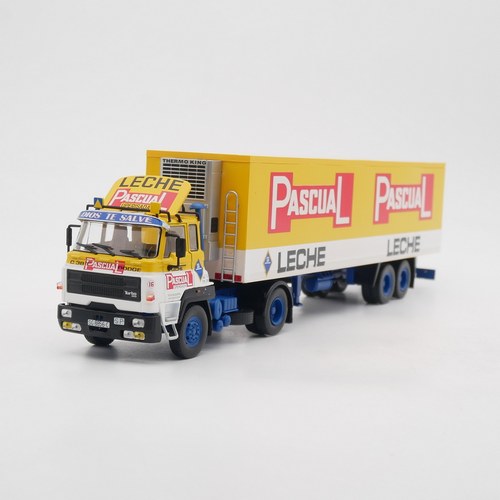 ixo 1:43 Dodge C38T道奇拖头冷链货柜车牛奶运输汽车模型玩具车