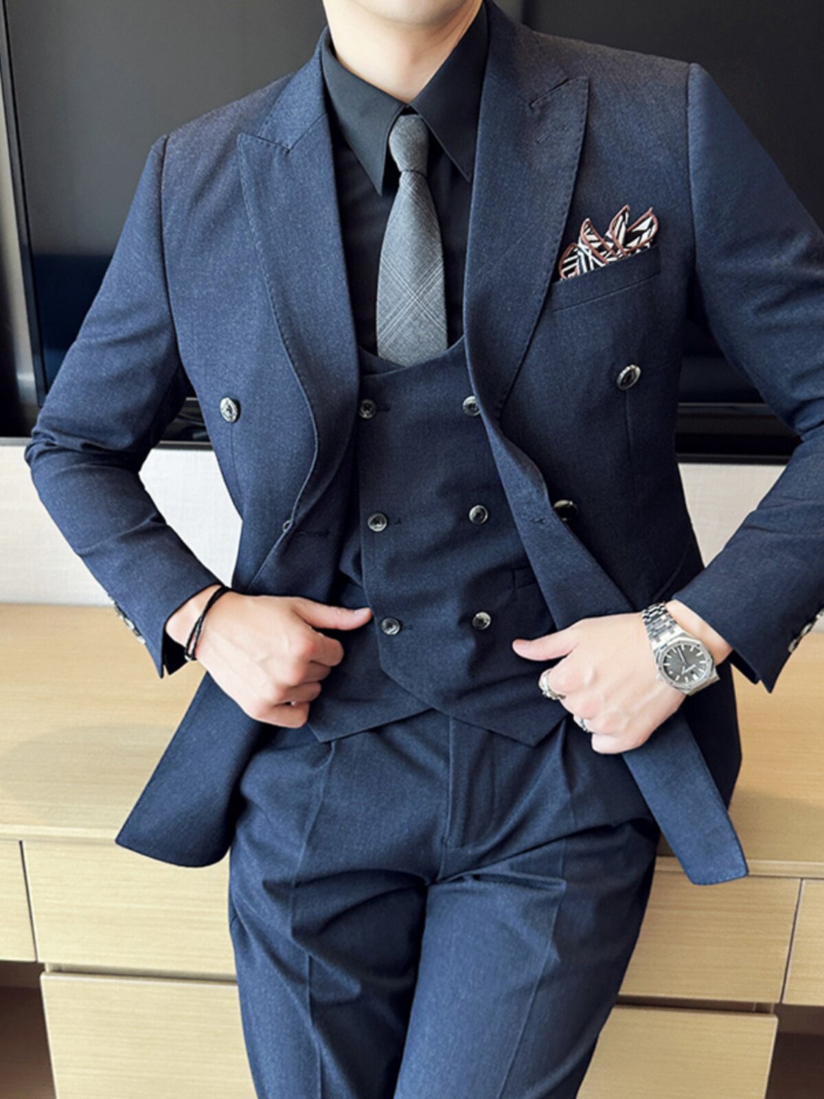 PINK SUIT MENS KOREAN VERSION SLIM DOUBLE-BREASTED SUIT THREE-PIECE HANDSOME GROOM WEDDING DRESS JACKET