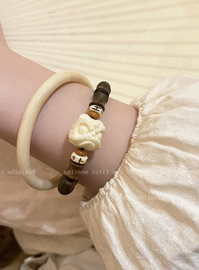木质树脂手镯女设计感小众法式复古个性简约百搭气质时尚手链手饰