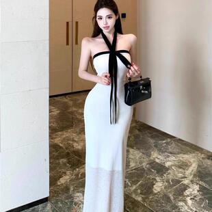 辣妹风白色挂脖抹胸连衣裙女夏季修身收腰无袖裙子显身材包臀长裙