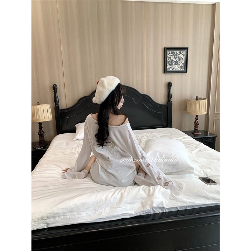 莓莓有点辣自制 K*itty长袖T恤女装夏季薄款防晒罩衫刺绣镂空上衣