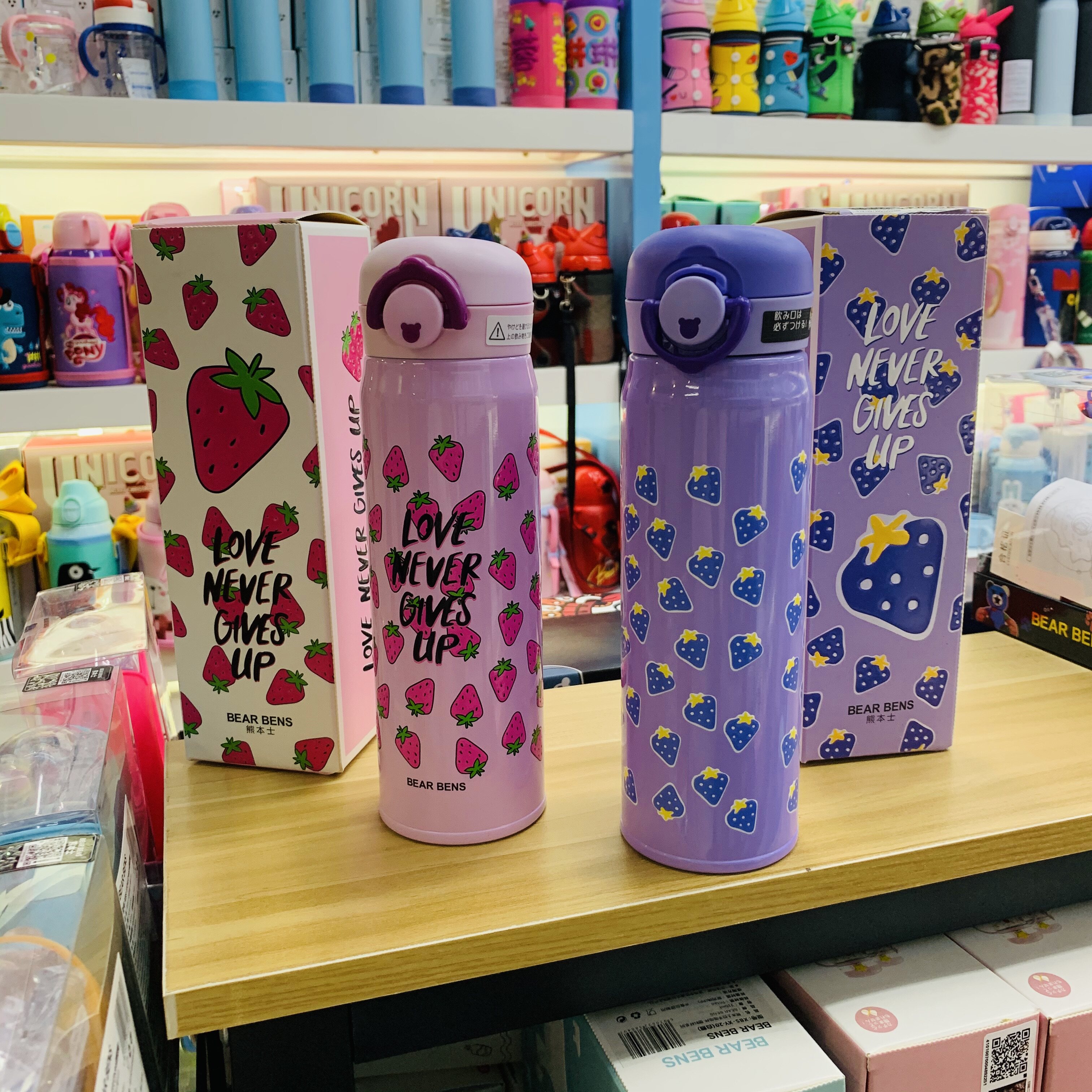熊本士弹跳杯316女孩学生保温杯粉草莓紫草莓儿童口袋直饮保温杯