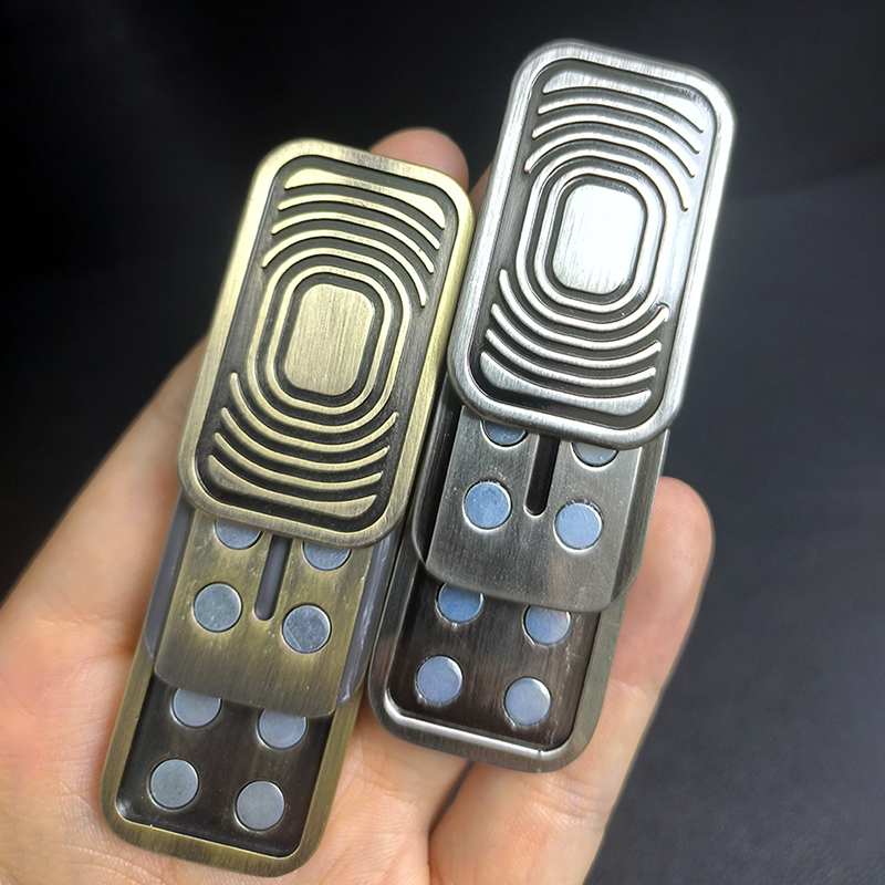 edc解压玩具推牌限位金属三层解压神器指尖陀螺磁力无限啪啪币