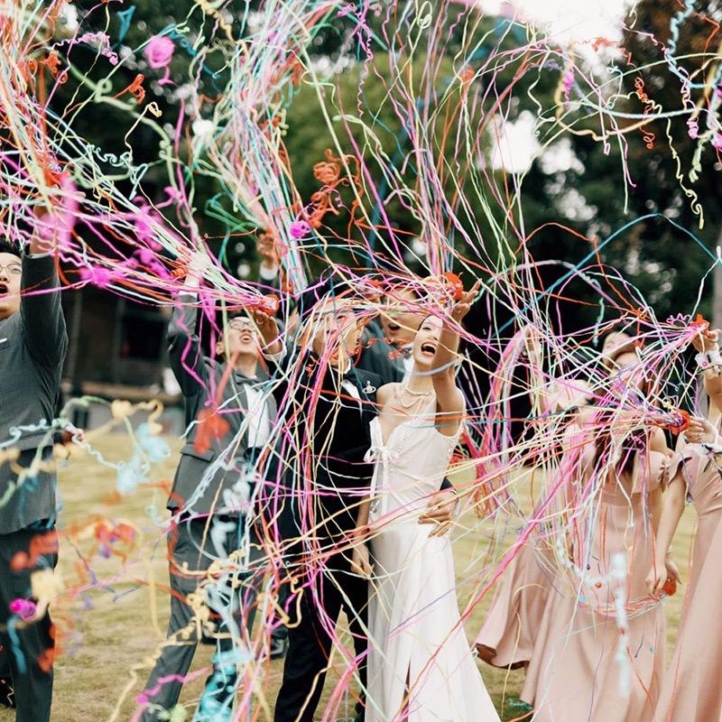 婚礼结婚手抛彩带新娘拍照氛围