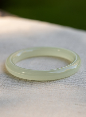 青白玉手镯女圆条少女冰种阿富汗