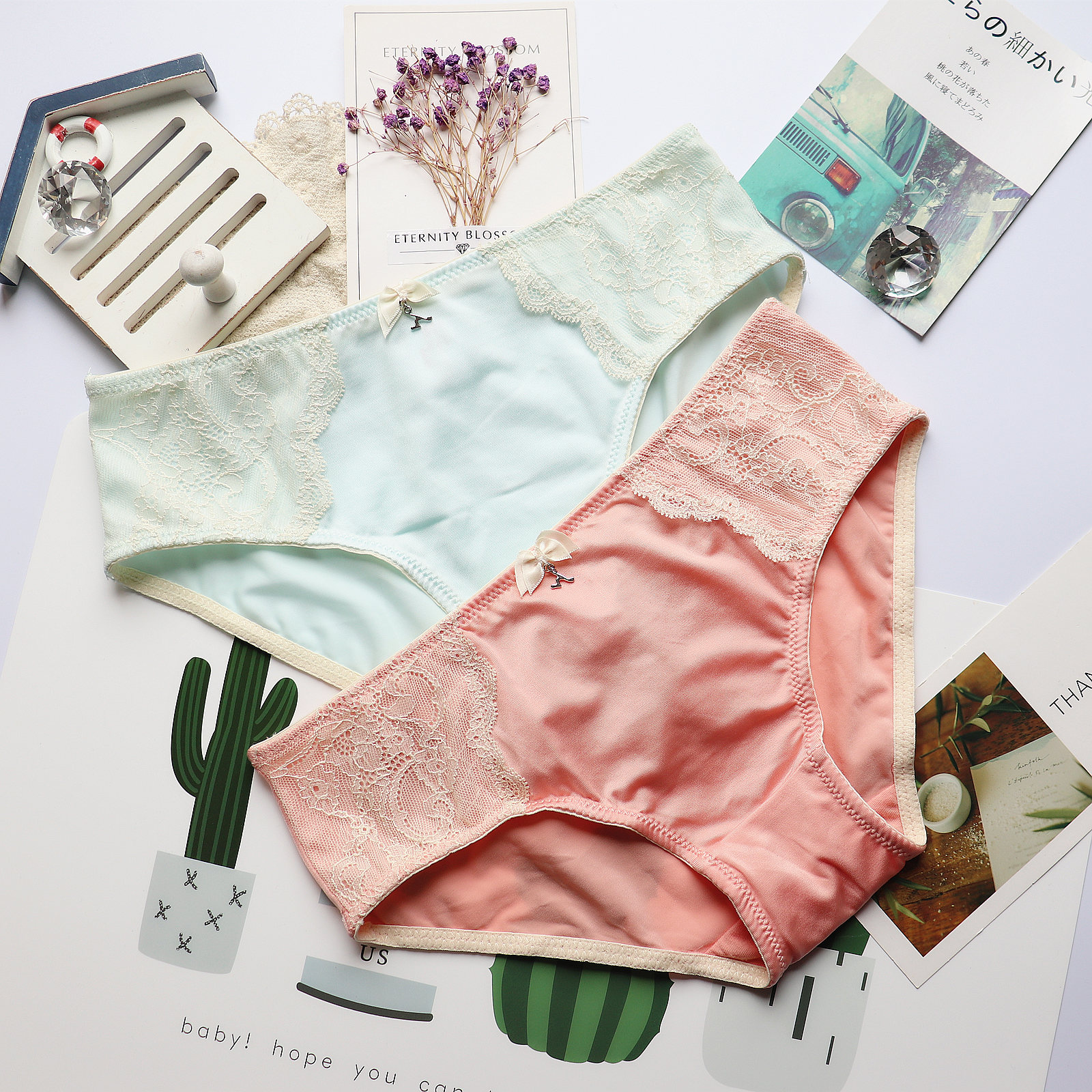 日系锦纶性感奢华蕾丝提臀中低腰三角内裤女平角裤纯棉档大码诱惑在类目 女士内衣/男士内衣/家居服, 内裤中 - 来自Buy2taobao.com提供专业的淘宝代购服务