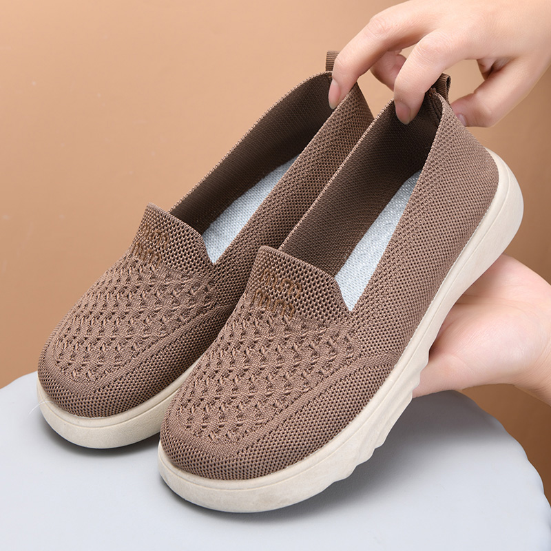 春秋老北京布鞋女新款轻便休闲妈妈鞋浅口百搭透气一脚蹬懒人单鞋