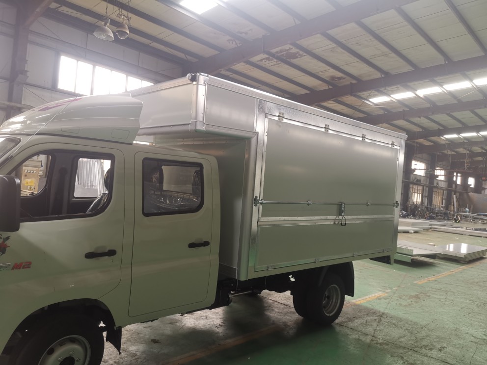 福田五菱上汽吉利等车型翼展售货车厢,推拉车厢,定制  配件