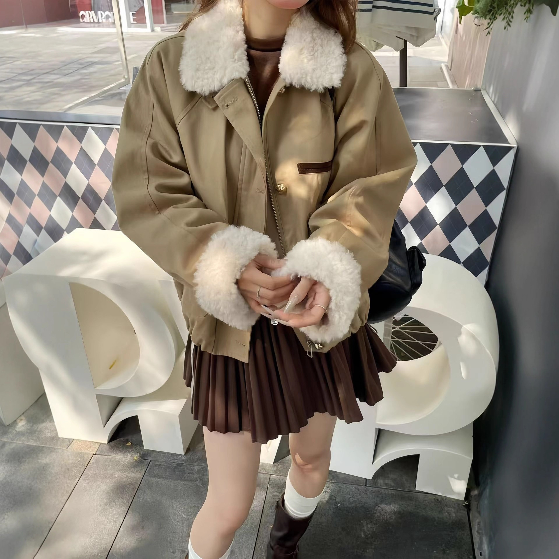 时尚宽松外套女冬季新款美式复古加绒加厚毛绒拼接休闲派克服上衣