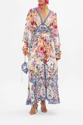 camilla2026夏季新青花瓷彩绘花卉图案V领喇叭袖度假风长款连衣裙